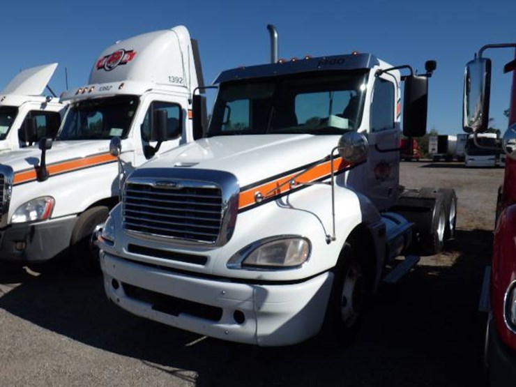 2017-freightliner-cl120-columbia-image-1