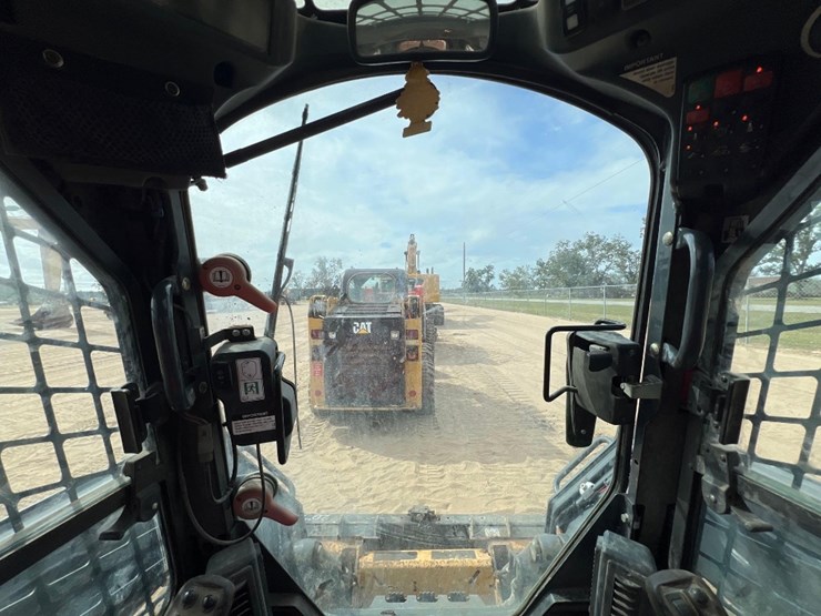 deere-325g-image-37