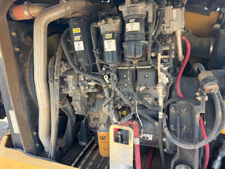 2018-caterpillar-tl1055d-image-20
