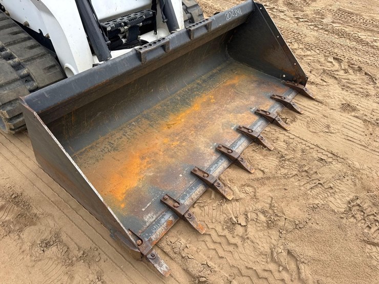 2016-bobcat-t770-image-11