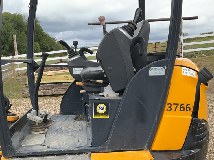 2017-jcb-8029cts-image-10
