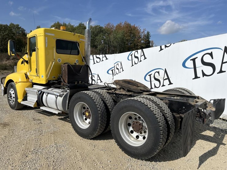 2012-kenworth-t660-image-3