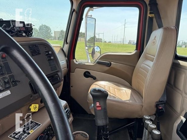 mack-granite-cv713-image-50