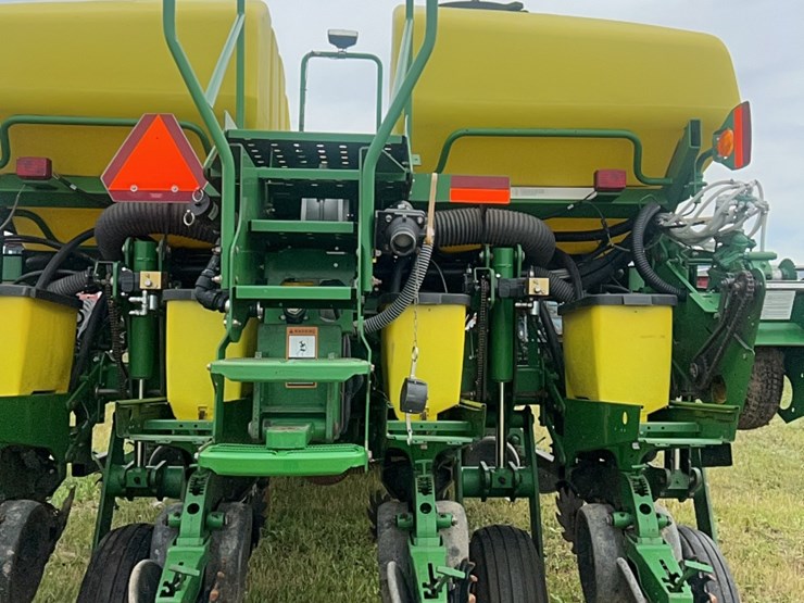 john-deere-16-image-41