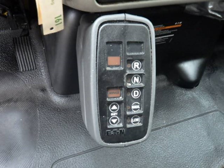 2018-international-durastar-4300-image-10