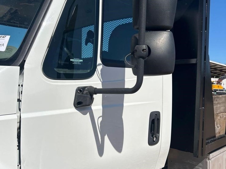 2015-international-durastar-4400-image-11