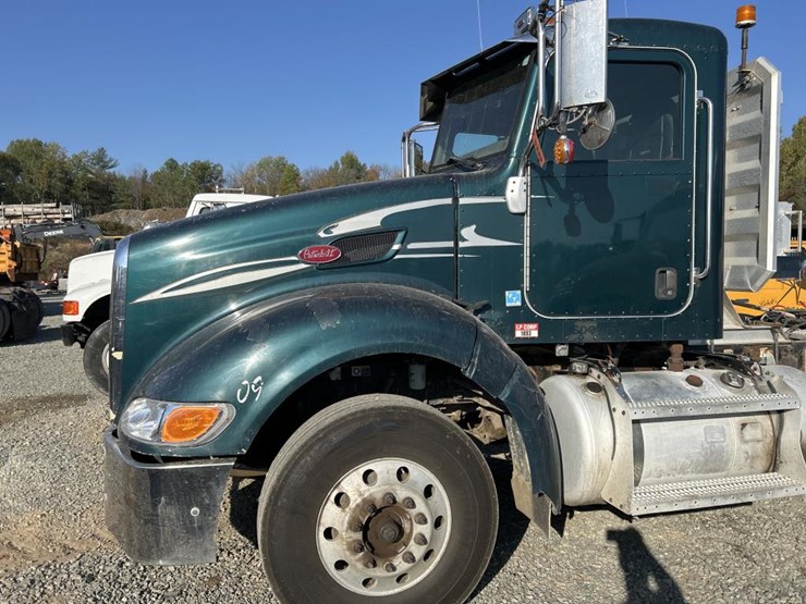2009-peterbilt-386-image-15
