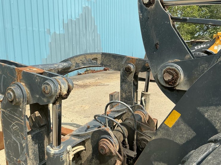 2018-deere-544k-image-22