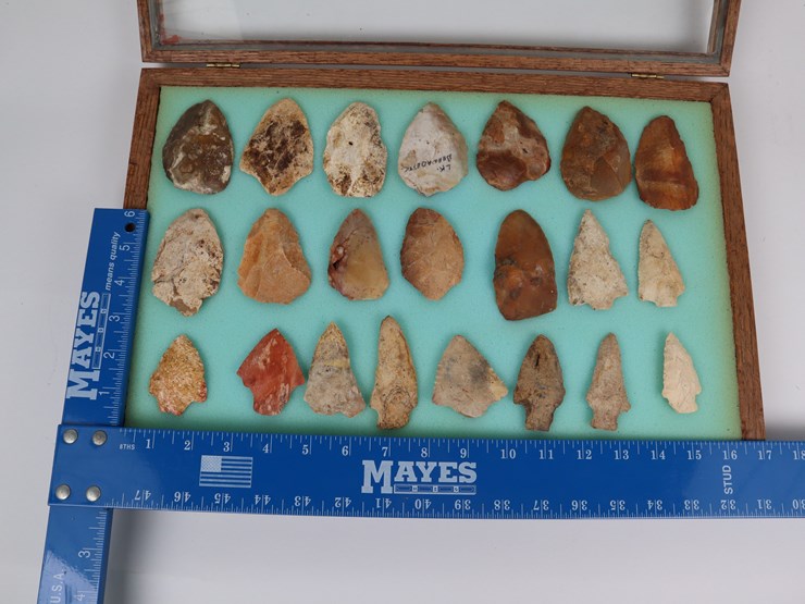 #66-•-#4172-•-(21)-framed-native-american-artifacts-image-2