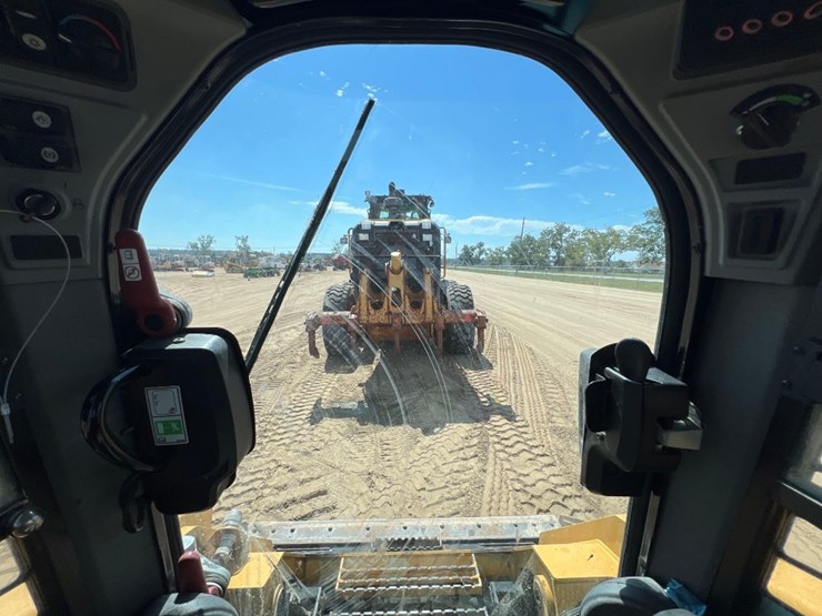 2016-caterpillar-277d-image-32
