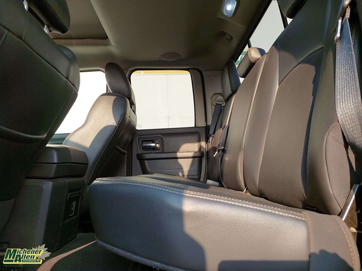2011-ram-1500-st-image-11
