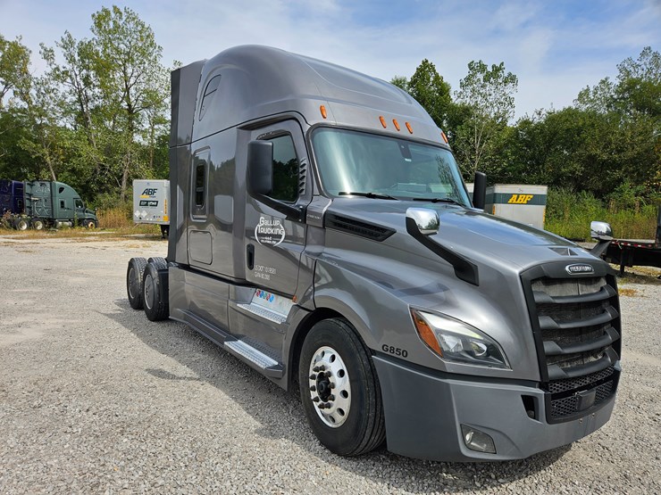 2019-freightliner-cascadia-126-image-29