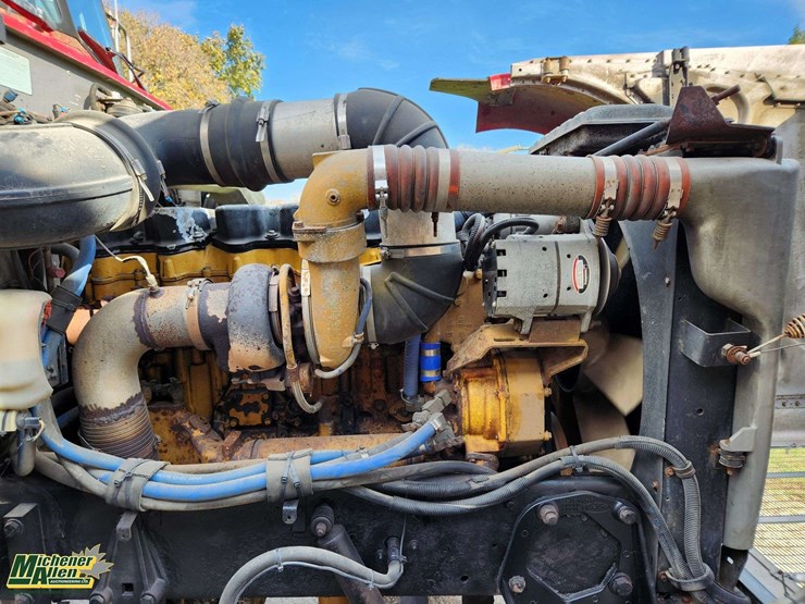 2004-peterbilt-379-image-26