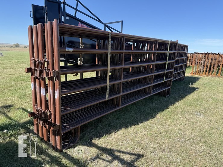 15x-hiqual-14'-panels-image-4