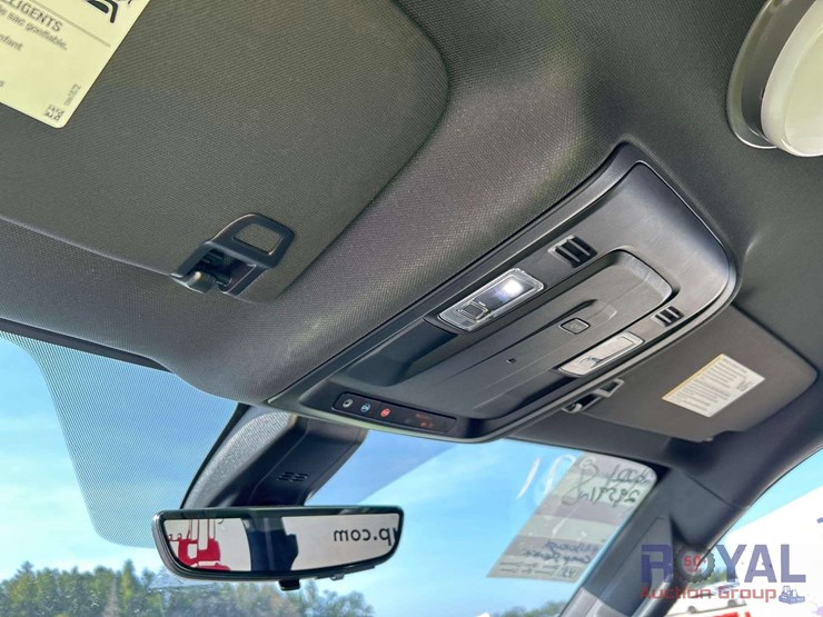 2022-chevrolet-tahoe-image-21