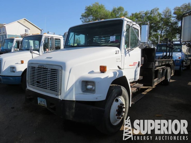 2003-freightliner-fl70-image-1