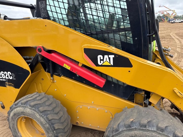 2012-caterpillar-262c2-image-16