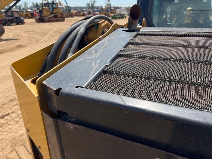 2016-caterpillar-277d-image-19