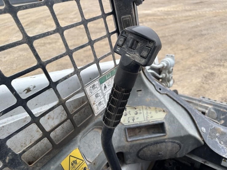2021-bobcat-s450-image-23