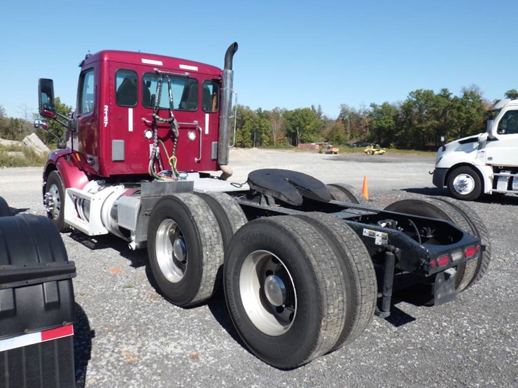 peterbilt-579-image-8