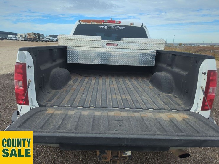 2013-chevrolet-silverado-2500hd-image-22