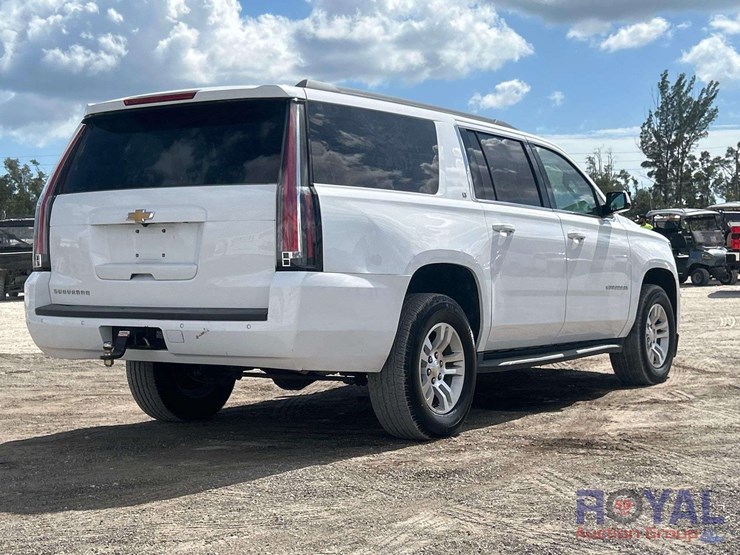 2019-chevrolet-suburban-image-3