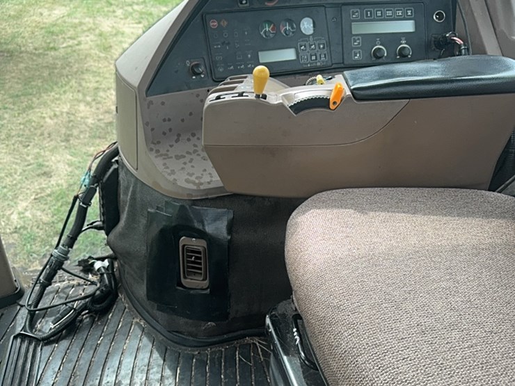 john-deere-8300-image-33