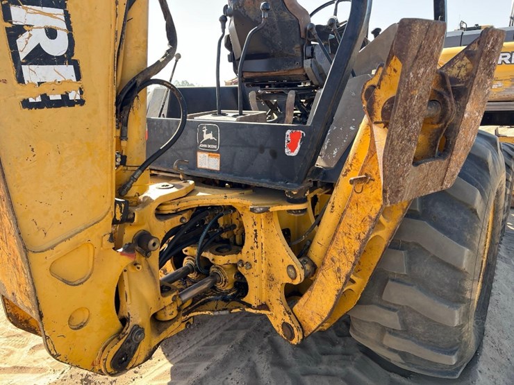 2000-deere-310se-image-28