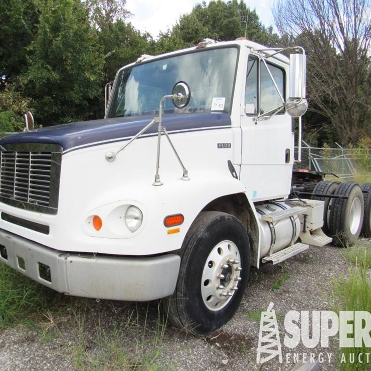 2000 FREIGHTLINER FL112