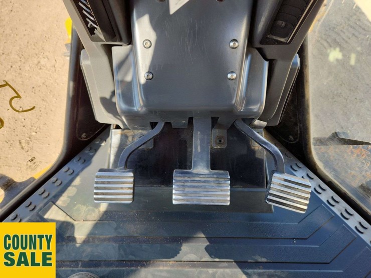 2020-caterpillar-150-awd-image-23