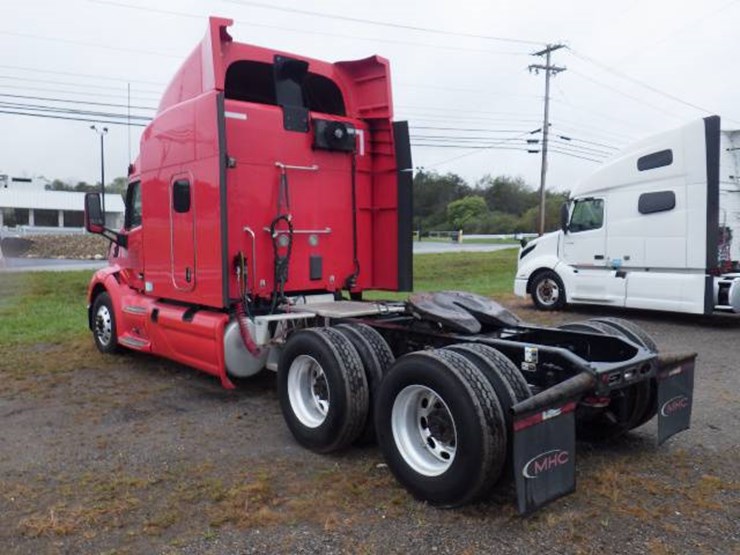 2018-peterbilt-579-image-10