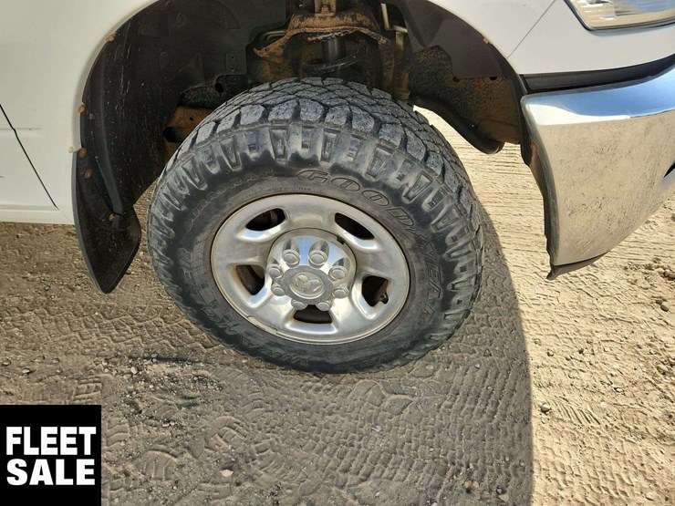 2013-ram-2500-slt-image-18