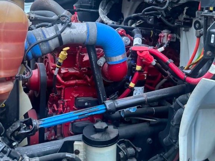2019-international-durastar-4300-image-24