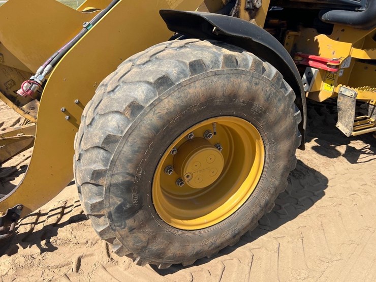 2021-caterpillar-908m-image-9