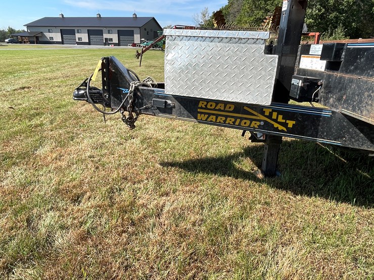 #1668-•-2018-road-warrior-tandem-axle-tilt-trailer-image-8