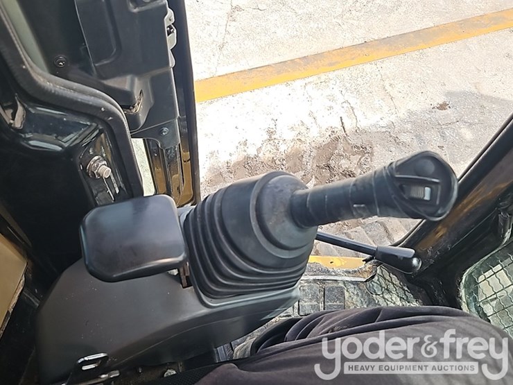caterpillar-305cr-image-34