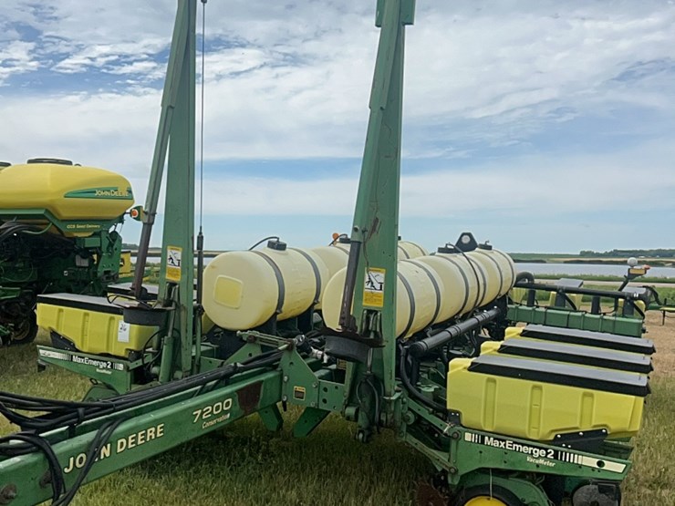 john-deere-7200-image-2