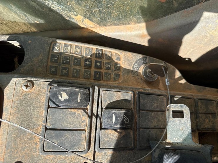 volvo-ec240cl-image-38