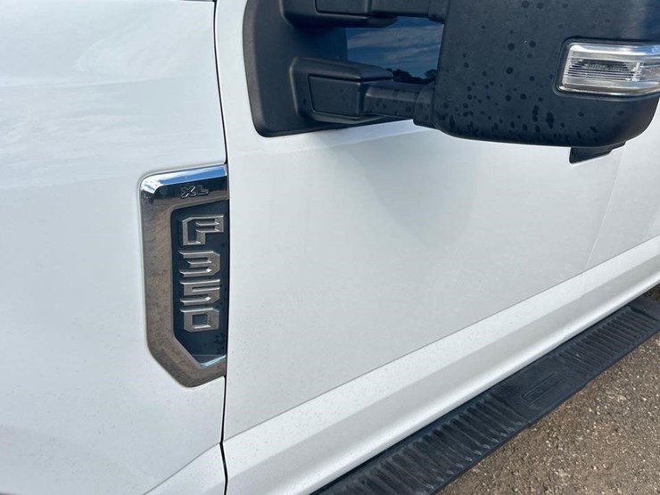 2019-ford-f350-xl-image-7