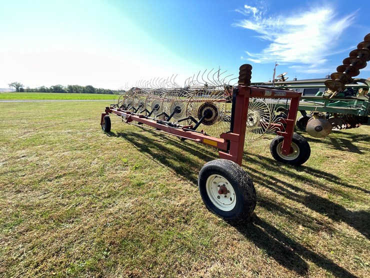 #1670-•-h&s-hi-capacity-wheel-rake-image-7