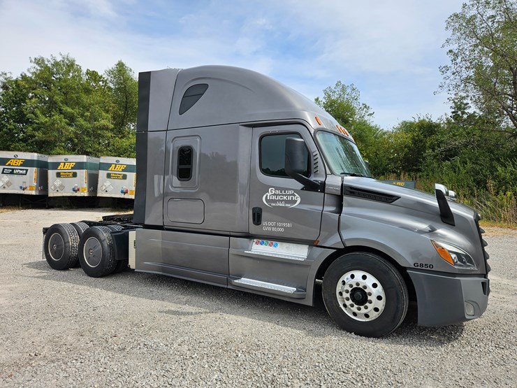 2019-freightliner-cascadia-126-image-27
