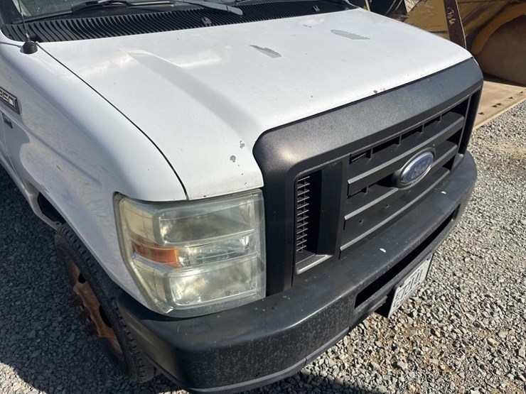 2009-ford-e350-image-10