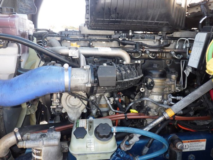 2020-western-star-5700xe-image-13