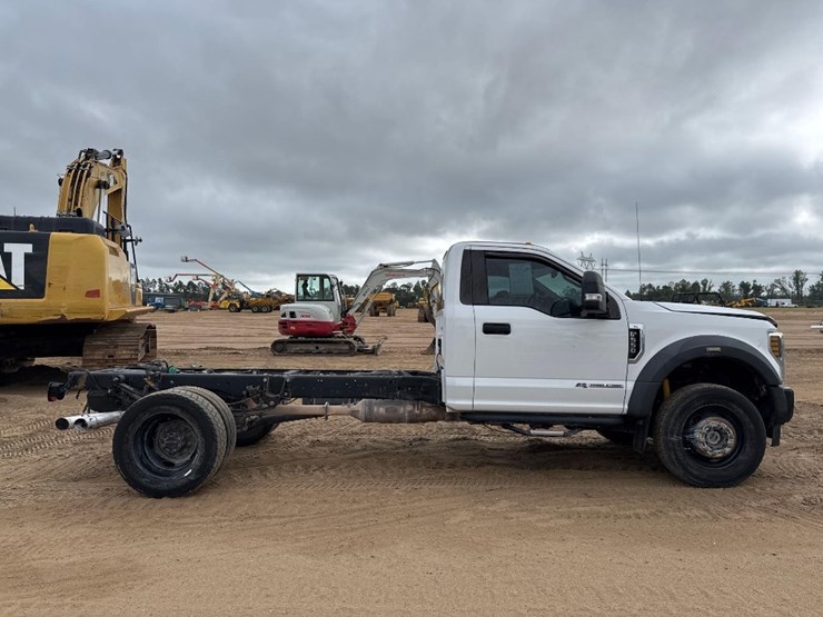 2019-ford-f550-xl-image-5