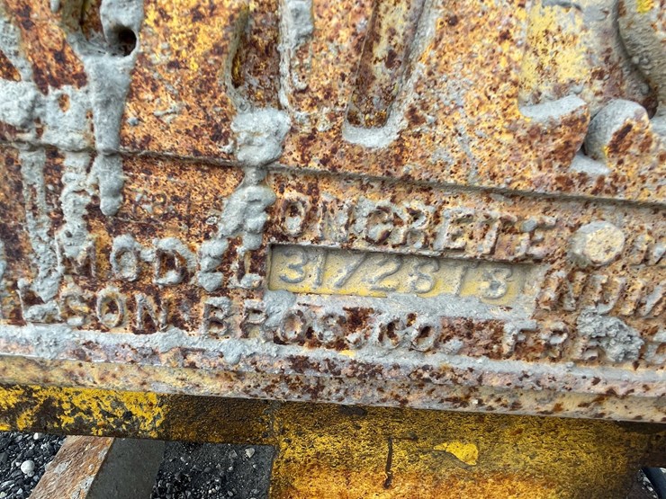#1969-•-gilson-portable-concrete-mixer-image-9