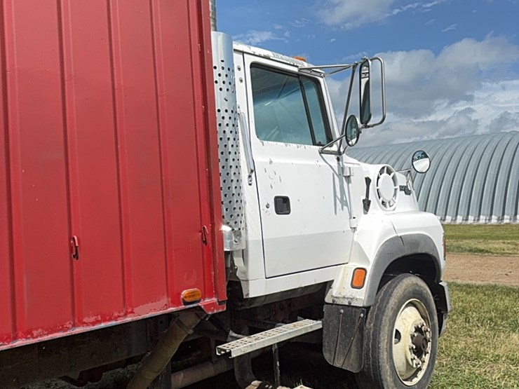 1995-ford-l9000-image-21