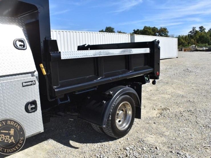 2017-ford-f550-image-36