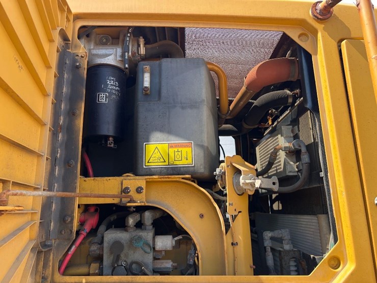 caterpillar-120-image-22