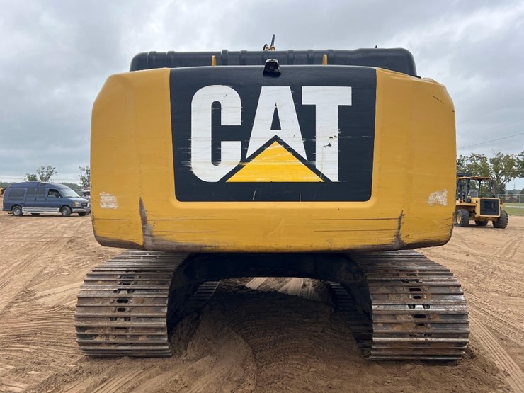 2017-caterpillar-330fl-image-3