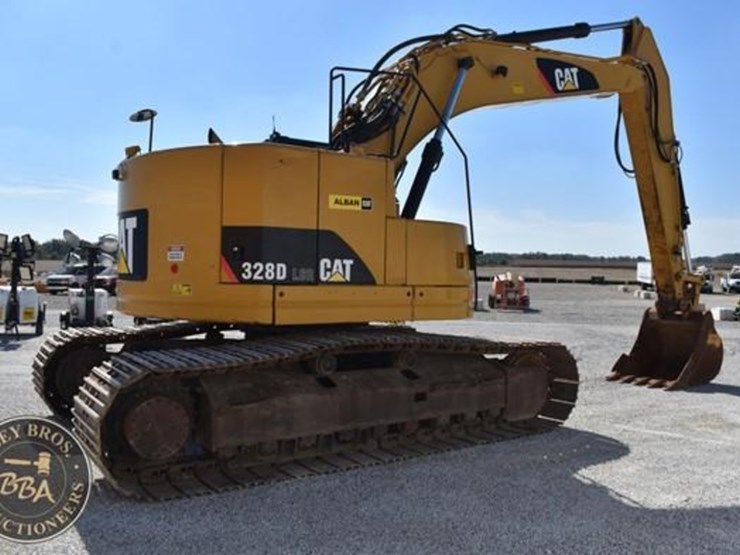 2015-caterpillar-328d-lcr-image-31